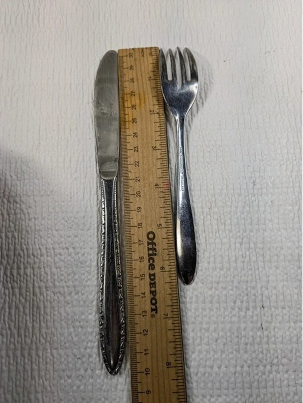 Vintage Continental Stainless CSS1 3 dinner knives, sugar spoon, fork and spoon